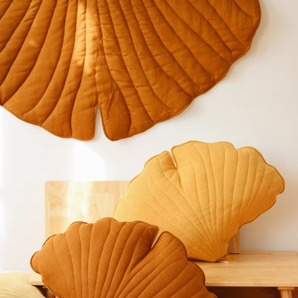Caramel Linen Ginkgo Leaf Mat